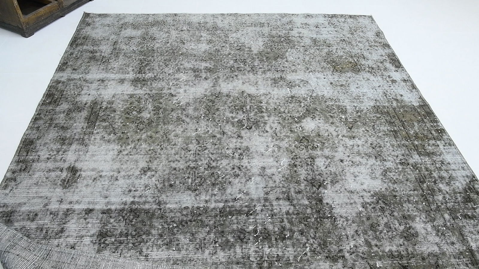 6'10'' x 10'3'' Handmade Vintage Wool Rug - 17482 - 16