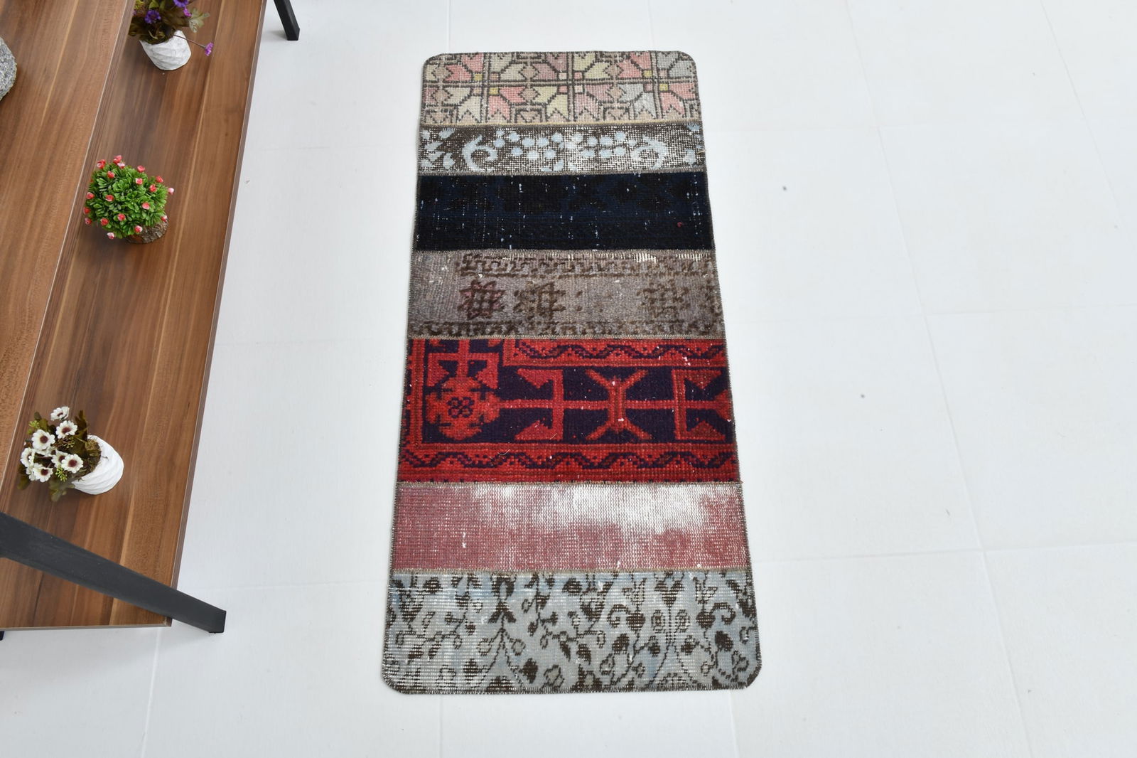 1'8'' x 3'10'' Decorative Vintage Rug - 22665 - 5