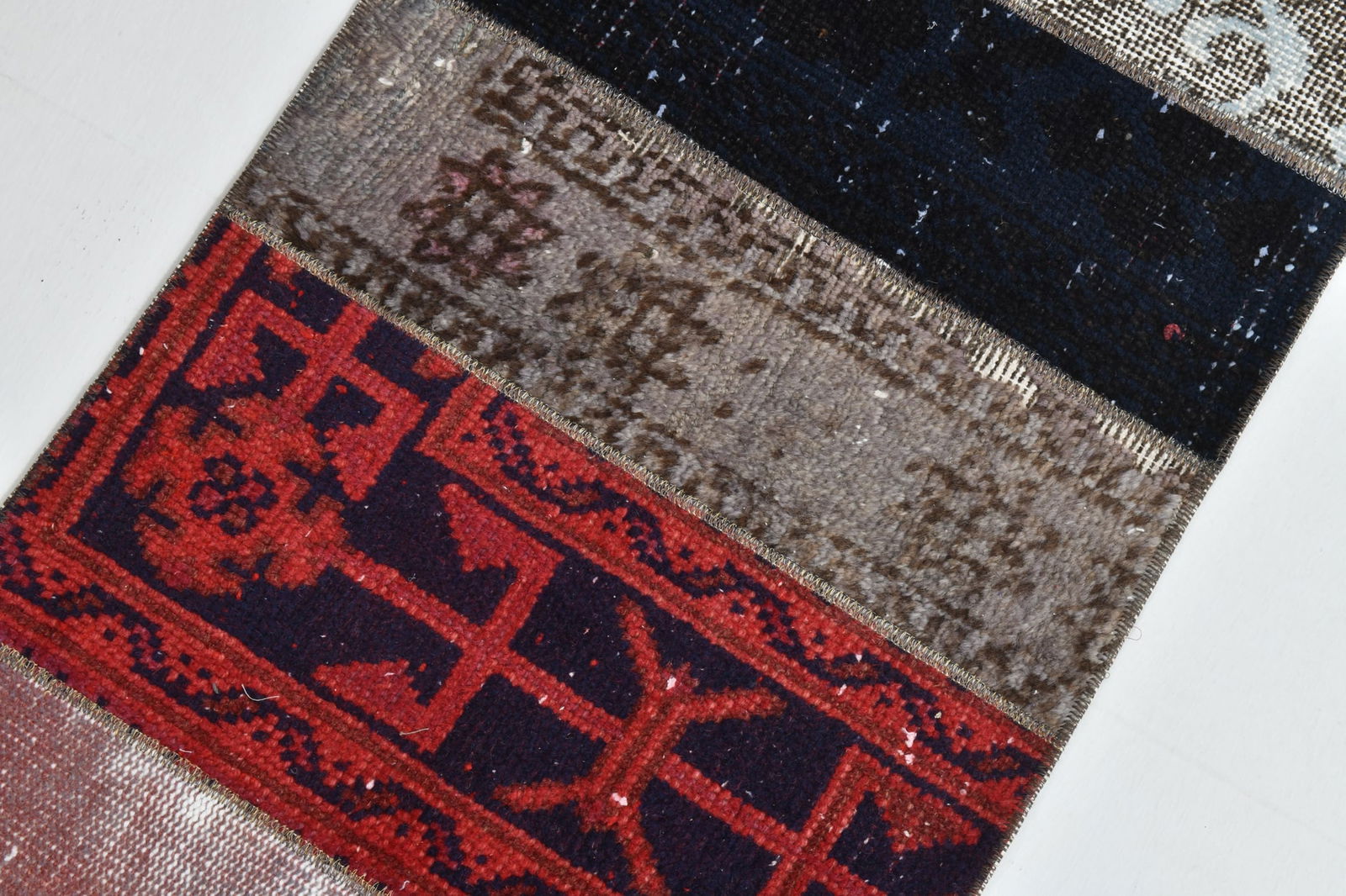 1'8'' x 3'10'' Decorative Vintage Rug - 22665 - 6