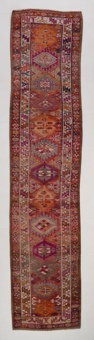 2'7'' x 12'2'' Vintage Wool Runner Rug - 18169: Title: 2'7'' x 12'2'' Vintage Wool Runner Rug - 18169Description:2'7'' x 12'2'' Vintage Wool Runner Rug - 18169Origin:TurkiyeDate/Period:1960-90Materials:Wool,CottonDimension:2'7''x12'2'' ft, 81x371