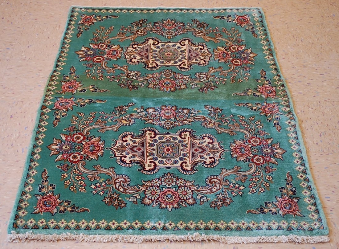 Persian KASHAN RUG 3.5x4.9: Title: Persian KASHAN RUG 3.5x4.9 Description:OLD,ANTIQUE FINE KORK WOOL SUPER HIGHLY DETAILED HIGH KPSI AUTHENTIC HAND KNOTTED Persian KASHAN RUG ........size is a unique 3' 5" x 4' 9".......Very fin