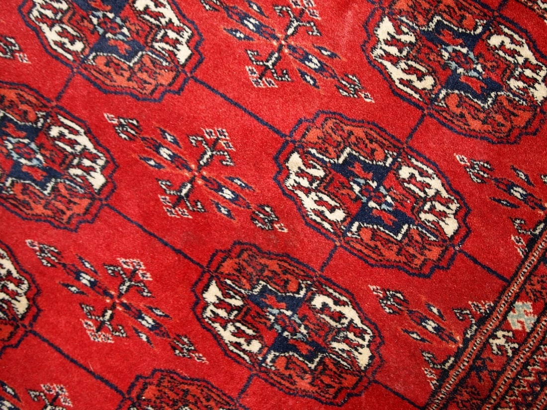 Handmade vintage Turkmen Tekke rug 3.5' x 3.6' (109cm x 112cm) 1970s - 5