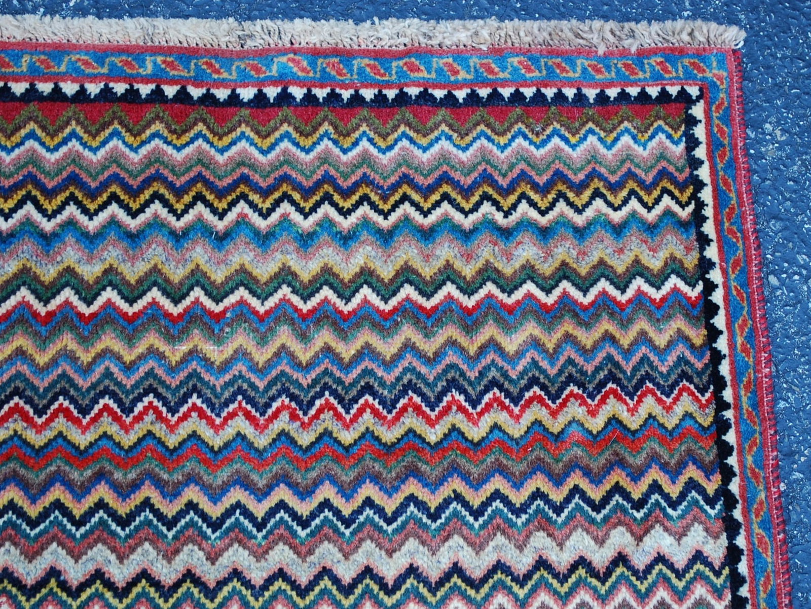 PERSIAN SHIRAZ RUG 3' 2" X 4' 9" - 5