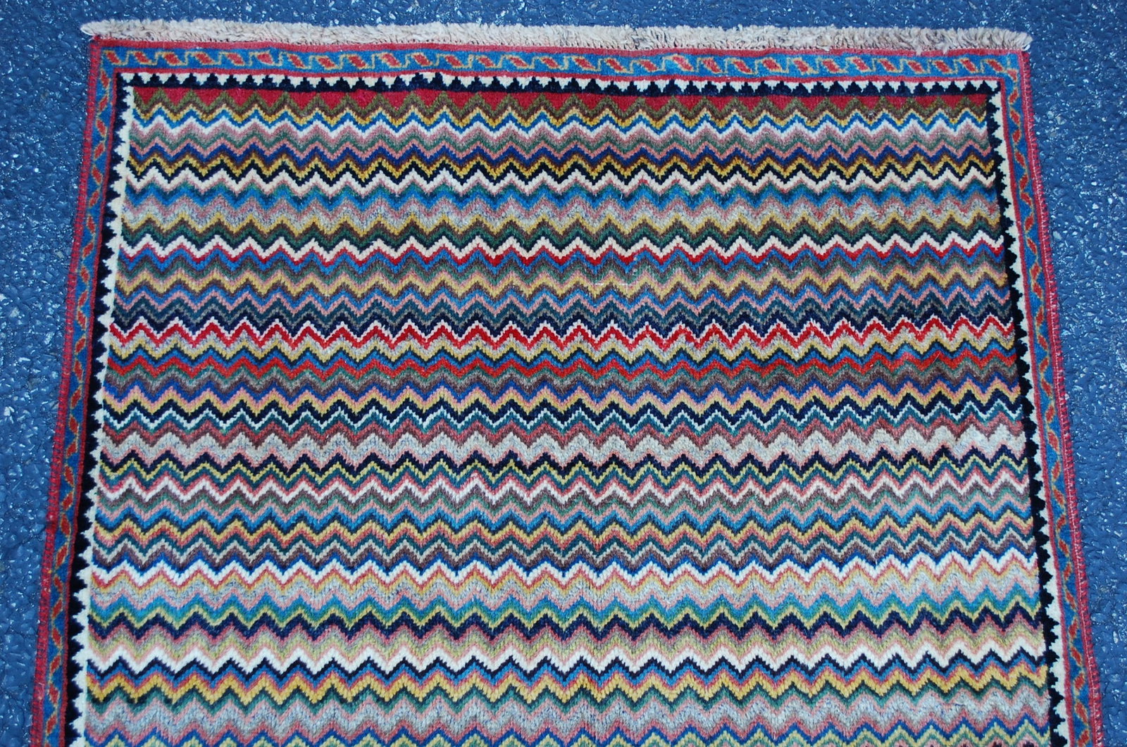 PERSIAN SHIRAZ RUG 3' 2" X 4' 9" - 6