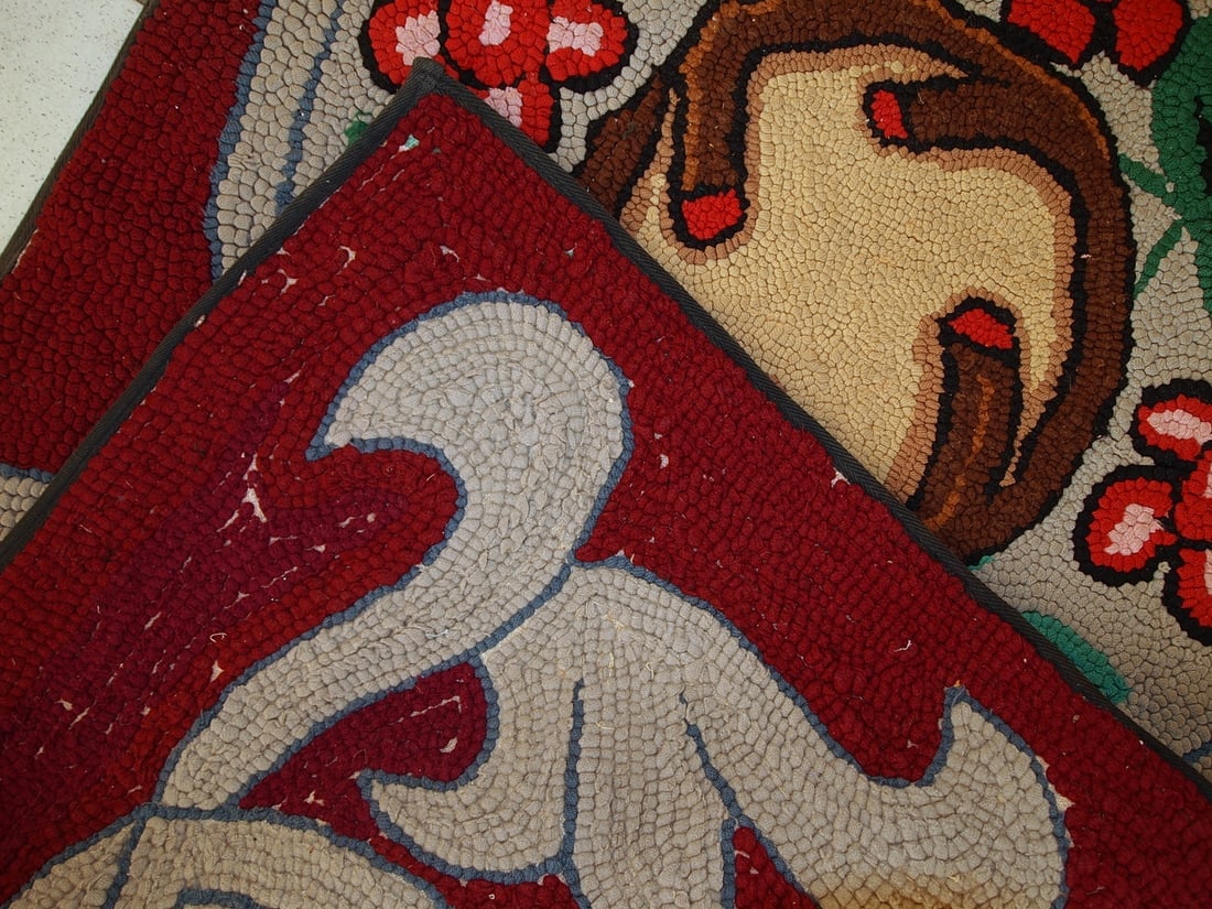 Handmade antique American hooked rug 2,2' x 4,4' ( 67cm x 135cm ) 1930 - 12