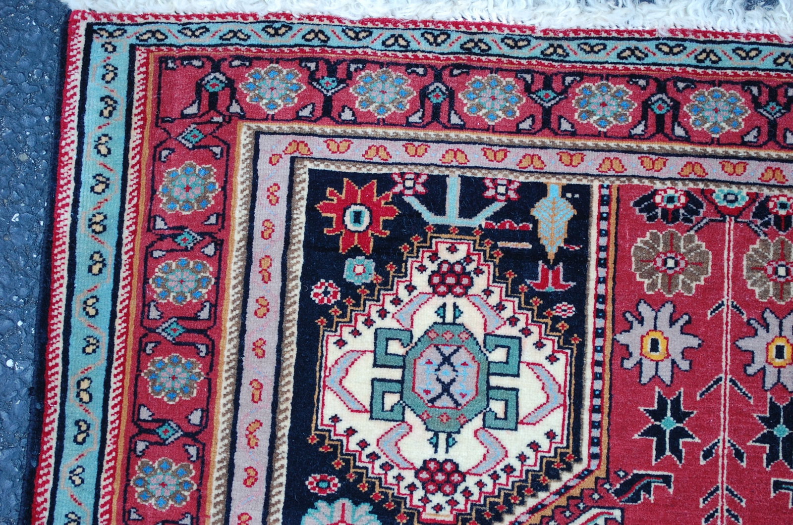 PERSIAN SHERAZ RUG 3'3" X 4'10" - 5