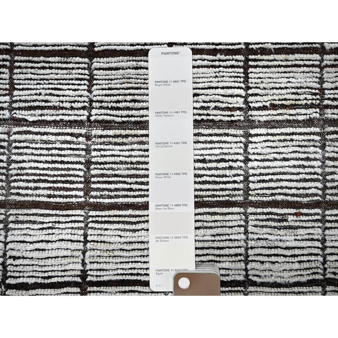 Daisy White Moroccan Weave with Box Design Hand Knotted Pure Wool Rug - 7