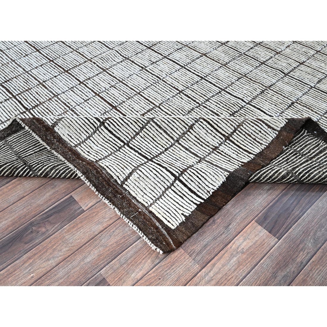 Daisy White Moroccan Weave with Box Design Hand Knotted Pure Wool Rug - 6