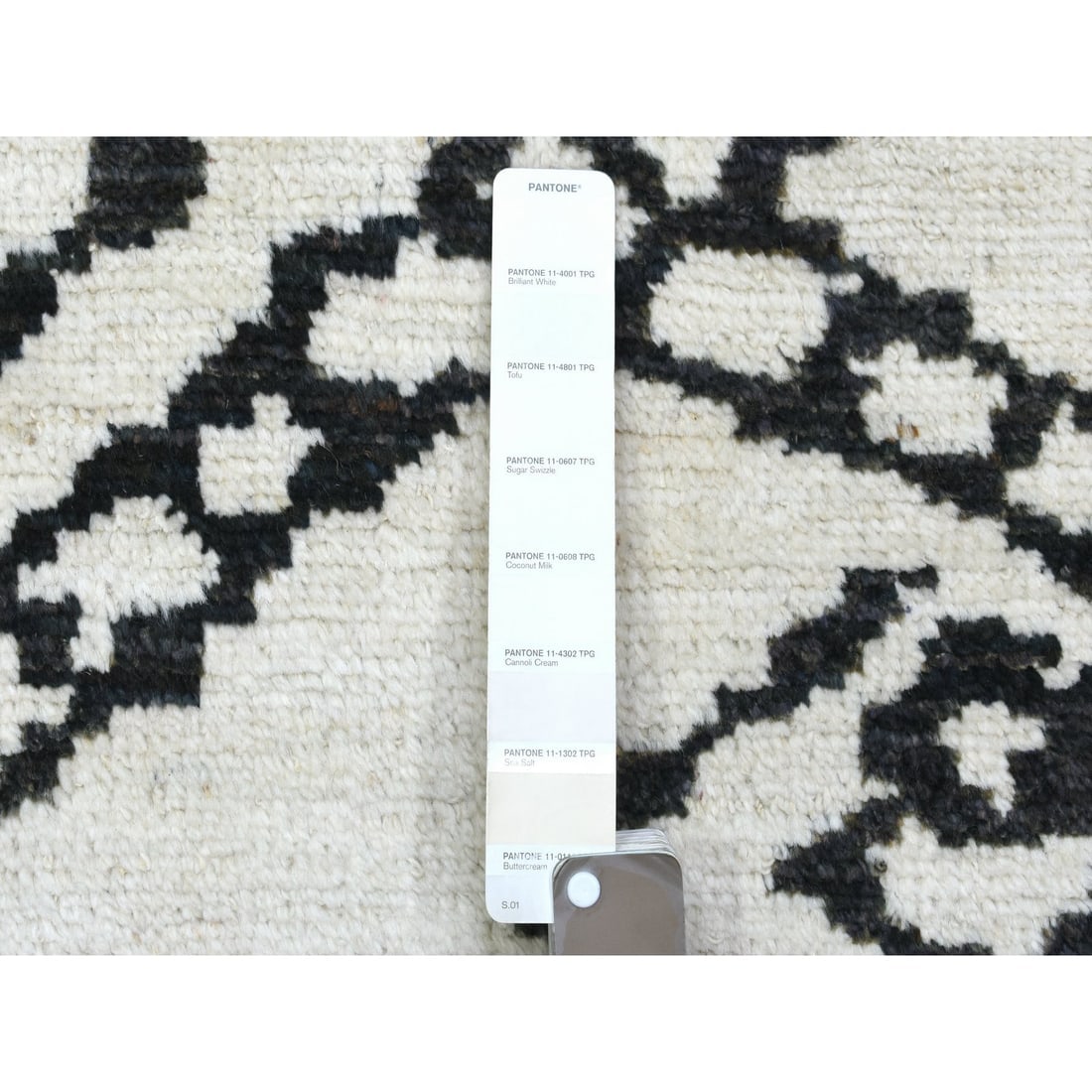 Ivory, Hand Knotted Boujaad Moroccan Berber Soft Organic Wool Rug - 7
