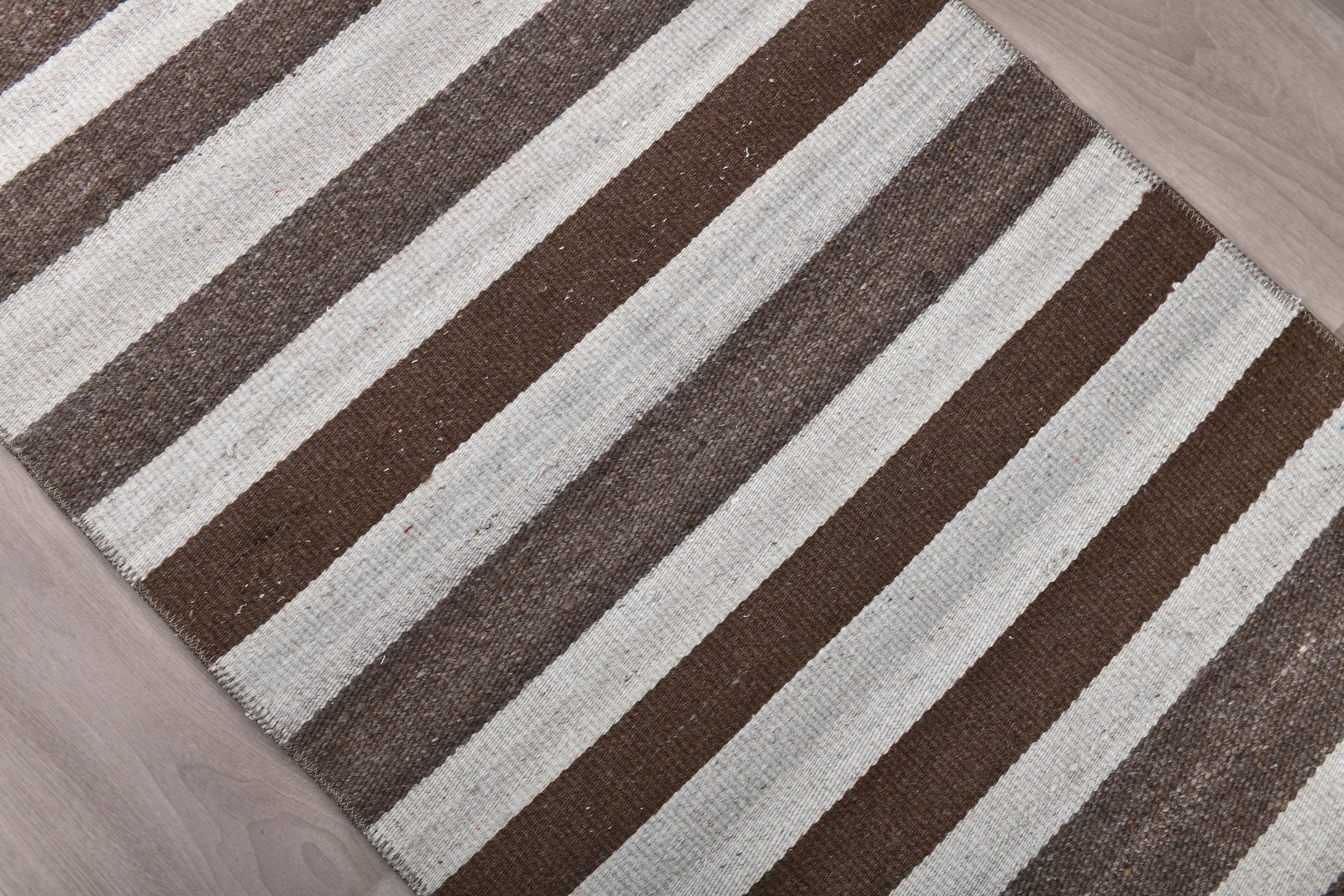 2'1'' x 5'0'' Turkish Handmade Kilim Rug - 241365 - 4