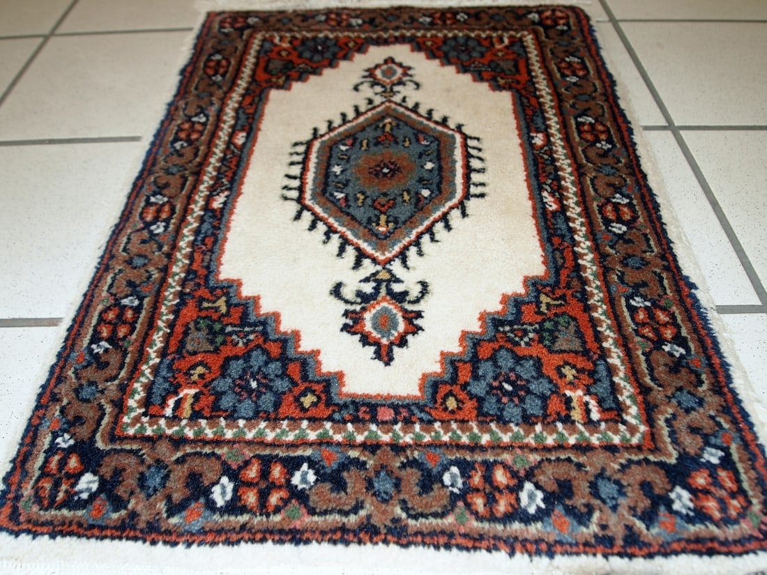 Handmade vintage Persian Hamadan rug 1.3' x 1.9' (41cm x 59cm) 1970s - 3