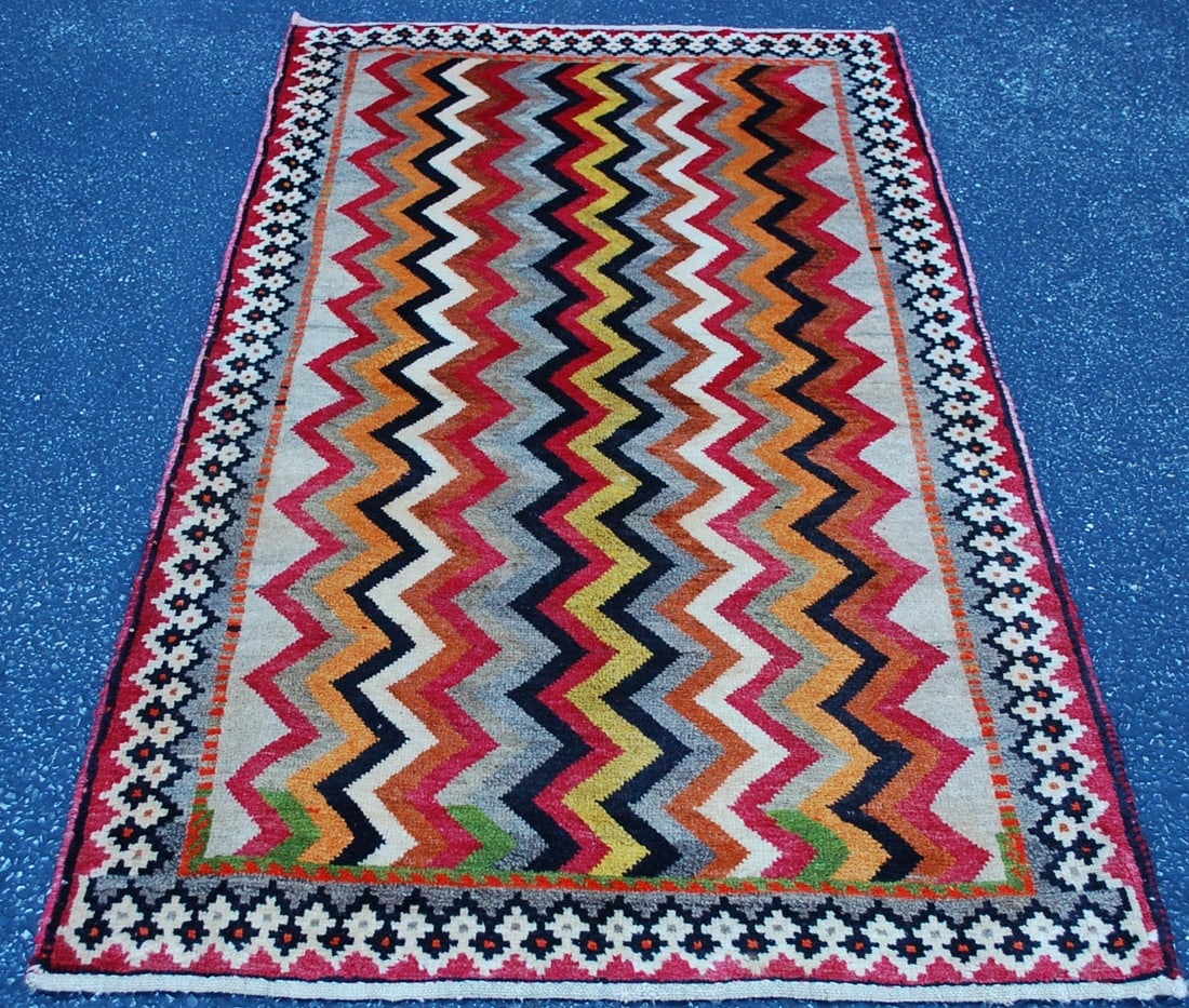 Persian SHIRAZ RUG 3' 8" X 6' 7": Title:Persian SHIRAZ RUG 3' 8" X 6' 7"Description:OLD, ANTIQUE DETAILED TRUE BEAUTY COLORFUL NOMADIC AUTHENTIC HAND KNOTTED Persian SHIRAZ QASHKAI RUG with exact size of 3' 8" X 6' 7" RARE