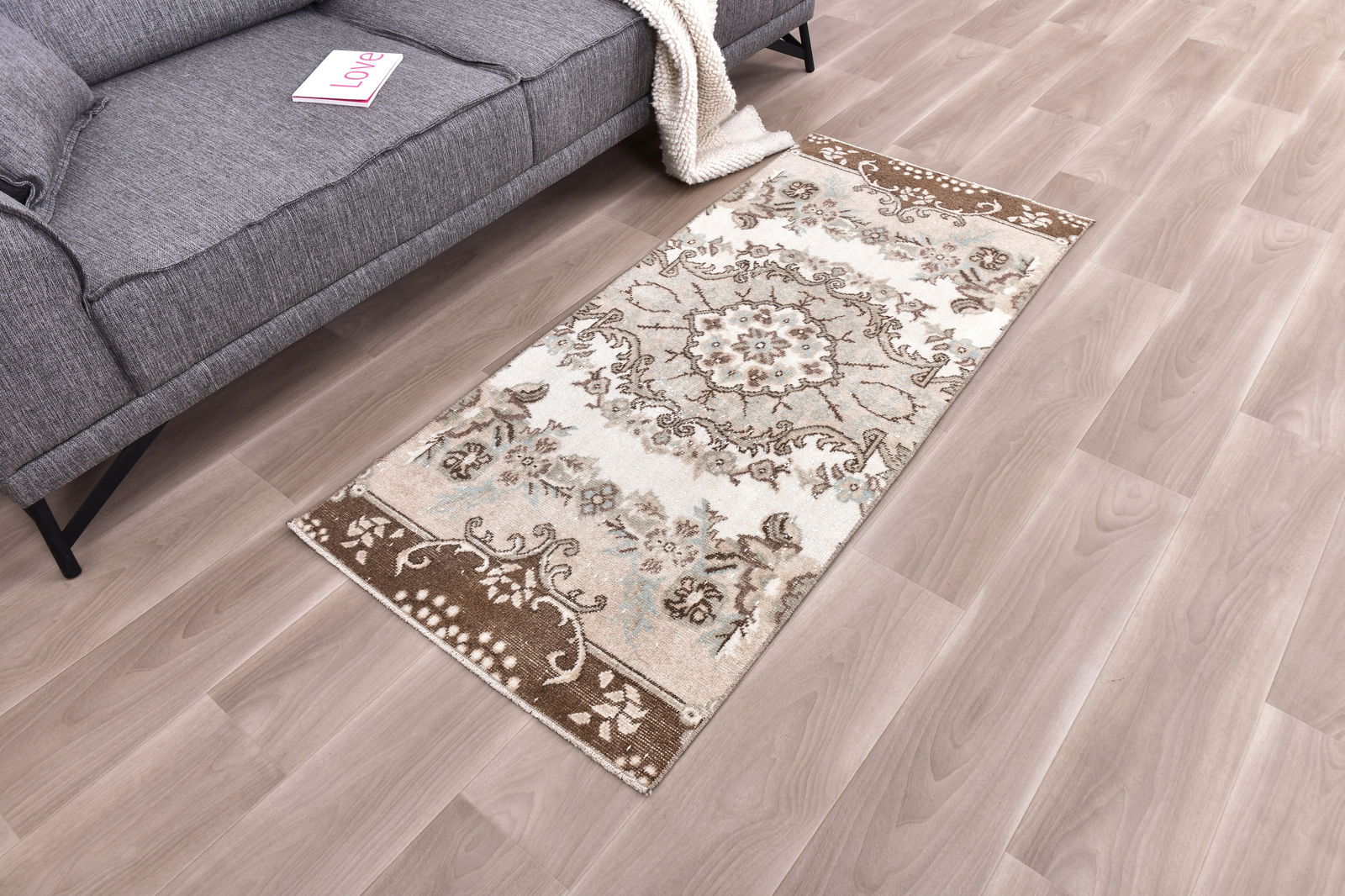 2'5'' x 5'5'' Turkish Handmade Kilim Rug - 240482 - 2