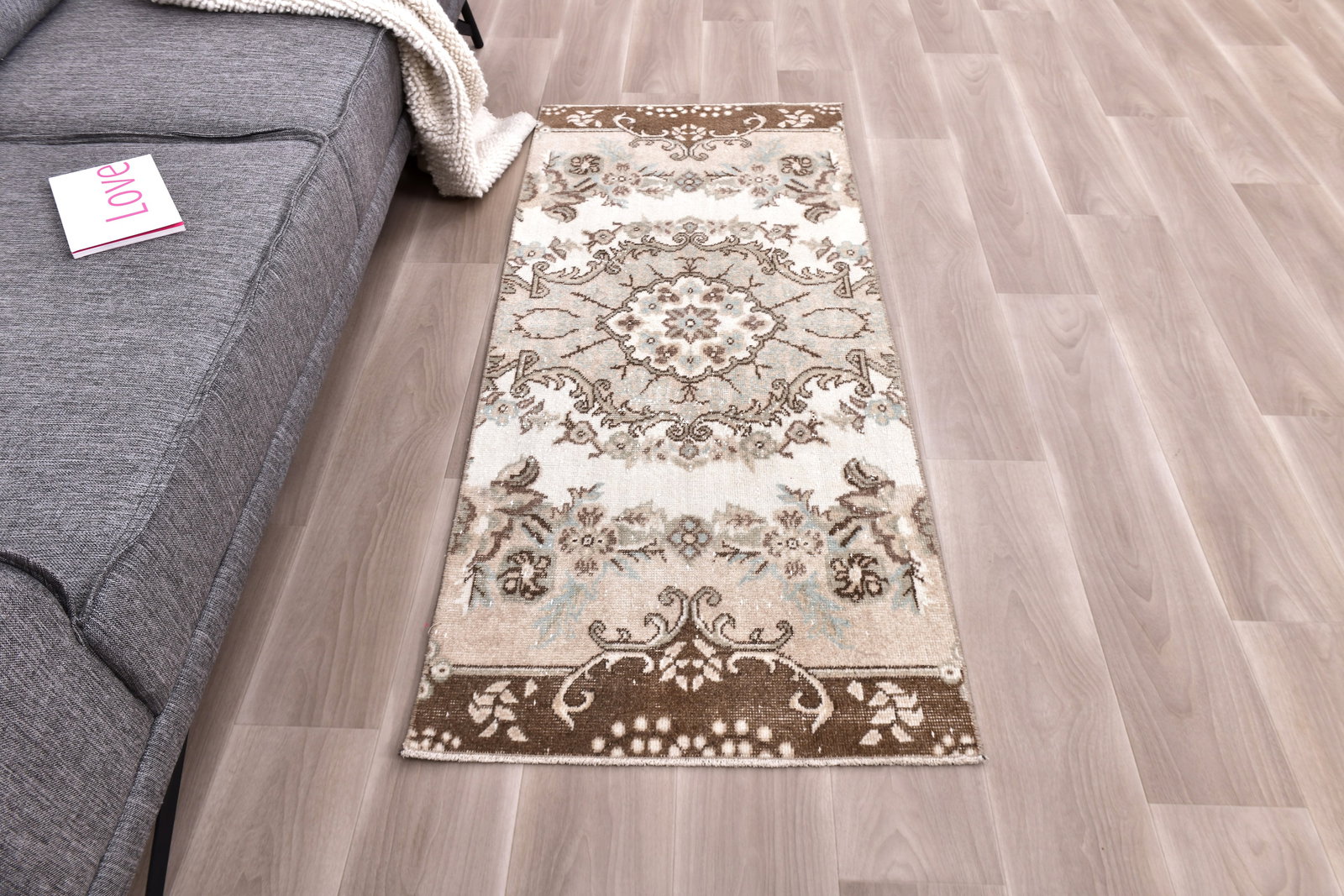 2'5'' x 5'5'' Turkish Handmade Kilim Rug - 240482 - 3