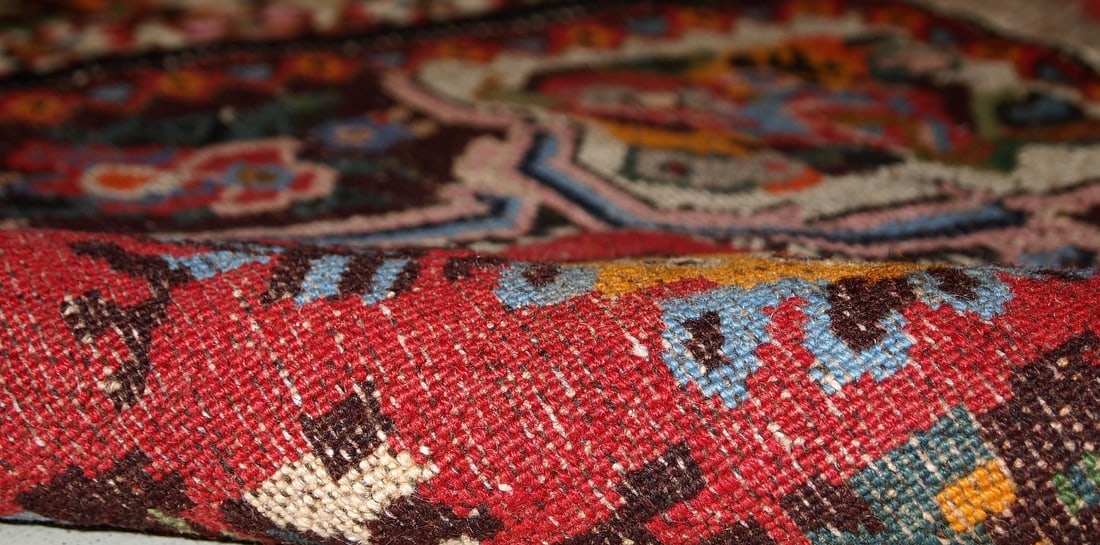 Handmade vintage Persian Bakhtiari rug 3.7' x 4.9' ( 114cm x 152cm ) 1970 - 12