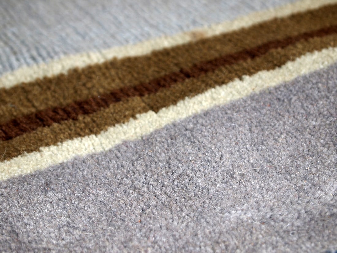 Handmade vintage Indian Modern rug 5.6' x 7.9' (171cm x 241cm) 1980s - 14