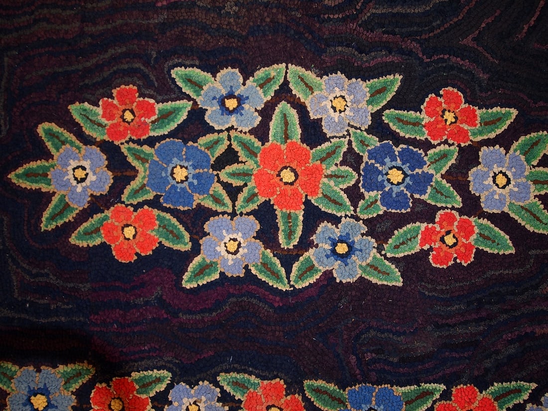 Handmade antique American Hooked rug 3.4' x 5.4' (103cm x 166cm) 1920s - 3
