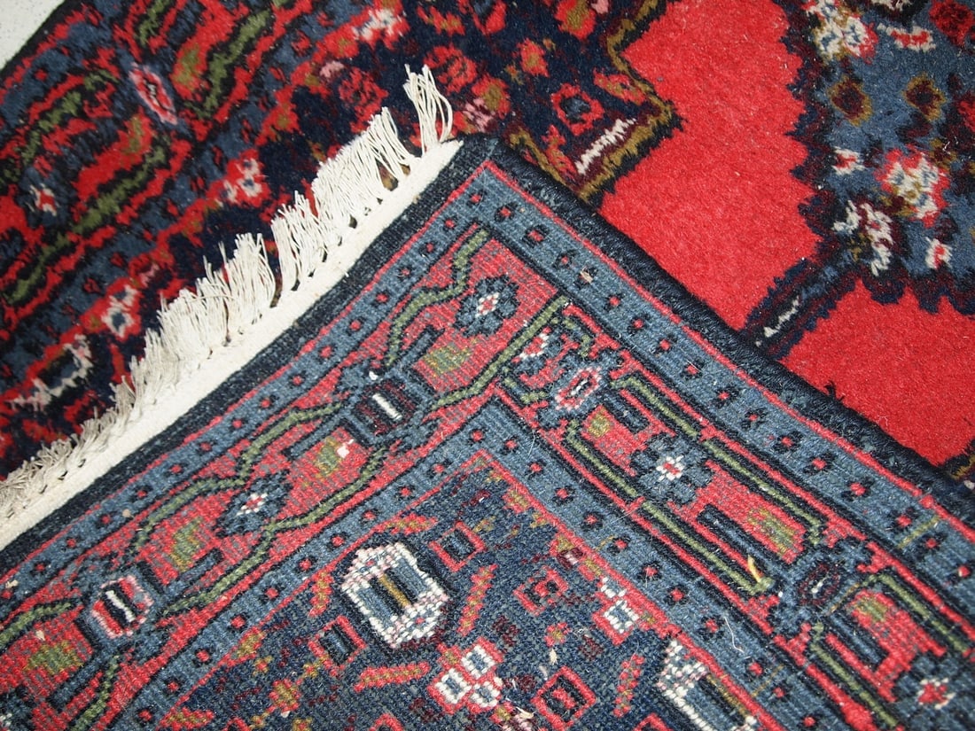 Handmade vintage Persian Hamadan rug 2.2' x 4.5' (69cm x 136cm) 1970s - 4