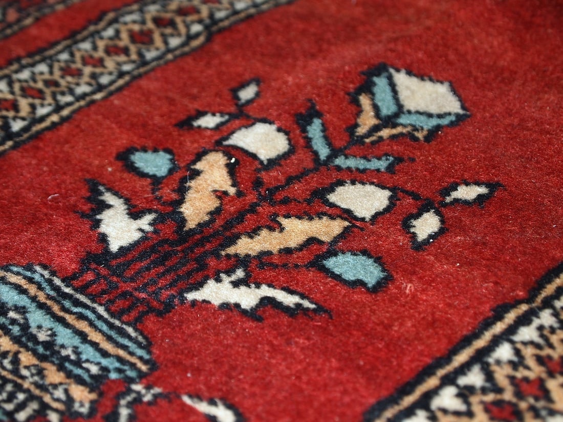 Handmade vintage prayer Turkish Konya rug 2' x 3' (62cm x 92cm) 1970s - 8