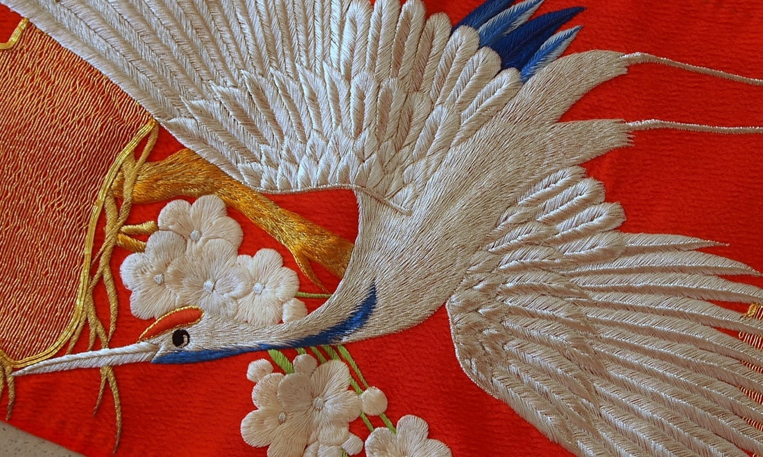 Handmade vintage Japanese silk wall embroidery 1' x 6.9' (32cm x 213cm) 1980s - 2