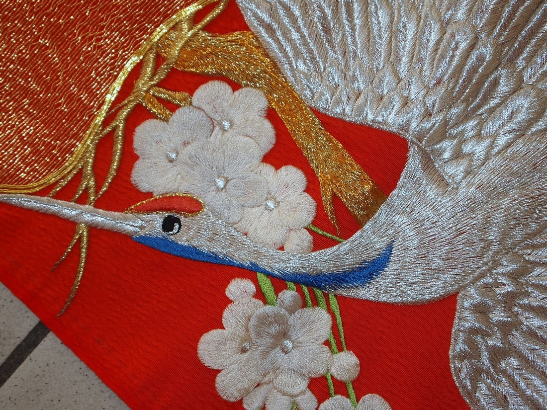 Handmade vintage Japanese silk wall embroidery 1' x 6.9' (32cm x 213cm) 1980s - 3