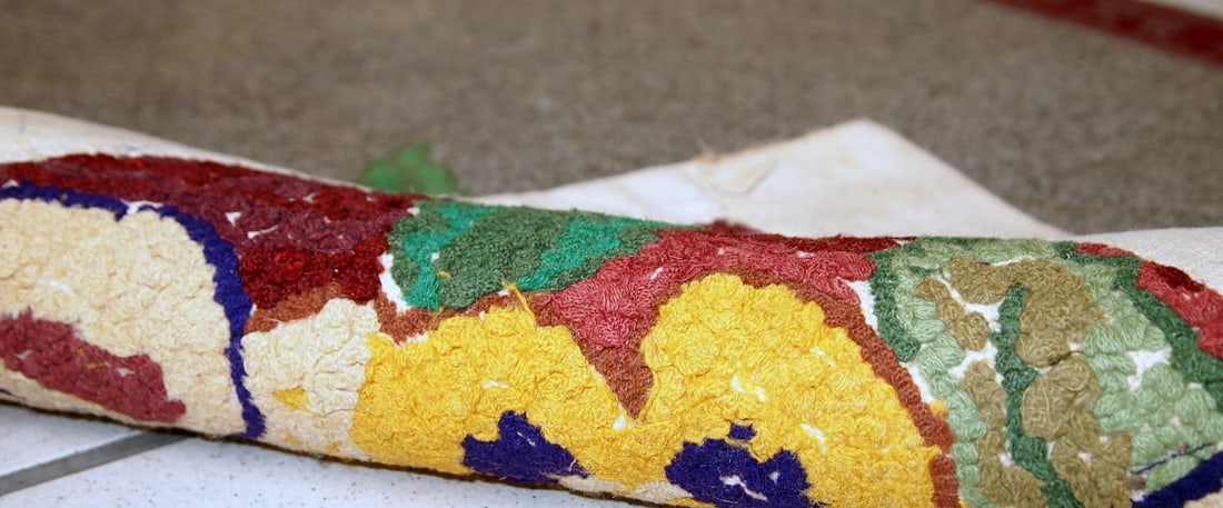 Handmade antique American hooked rug 2' x 3.3' ( 64cm x 102cm ) 1920s - 6