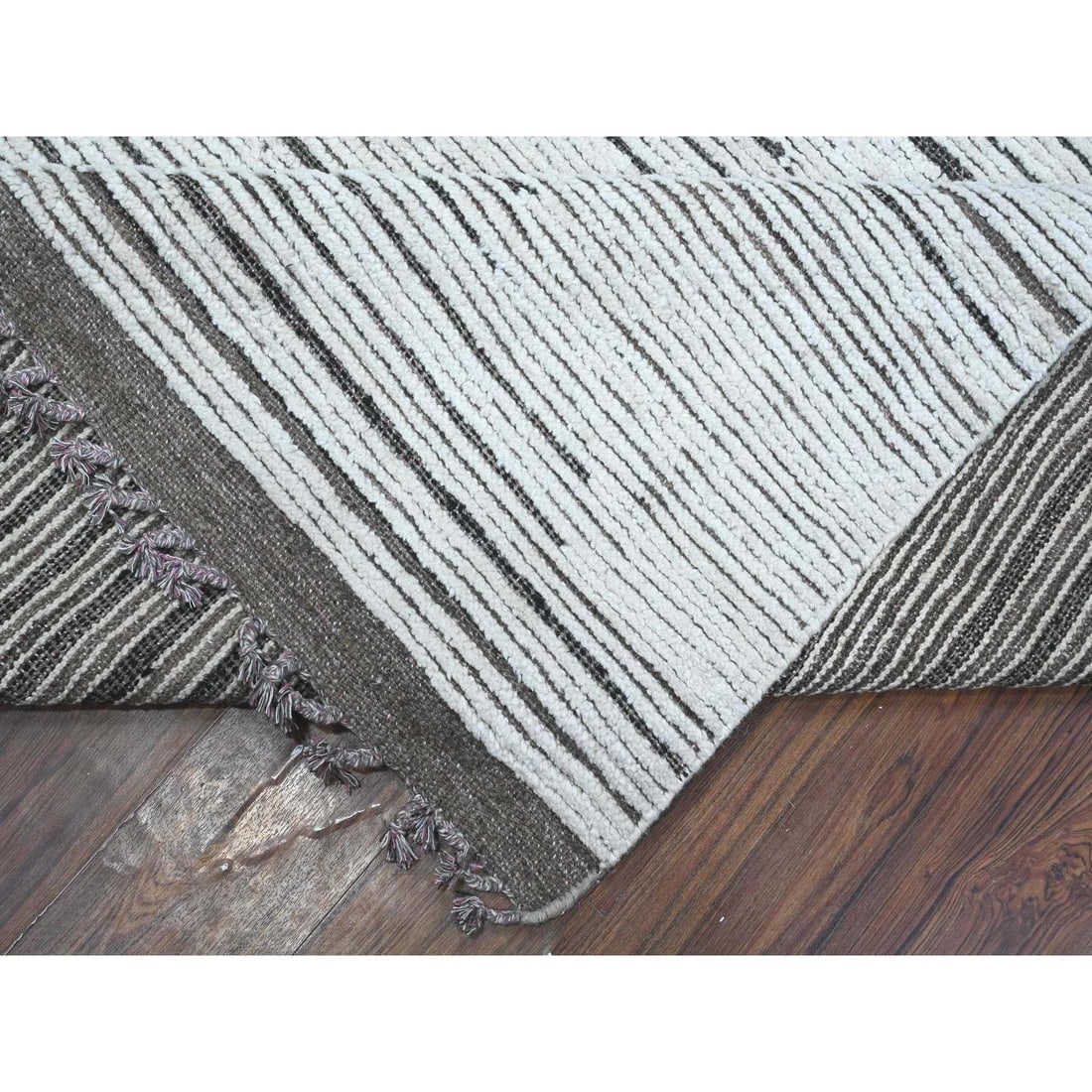 Snow Cap White Moroccan Line Pattern Hand Knotted Wool Oriental Rug - 6