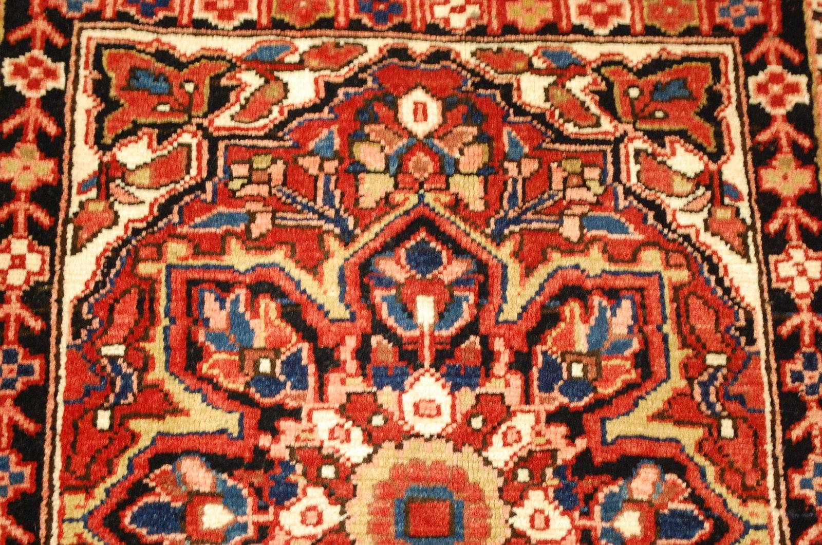 PERSIAN HERIZ RUG 2'8" x 3'3" - 5