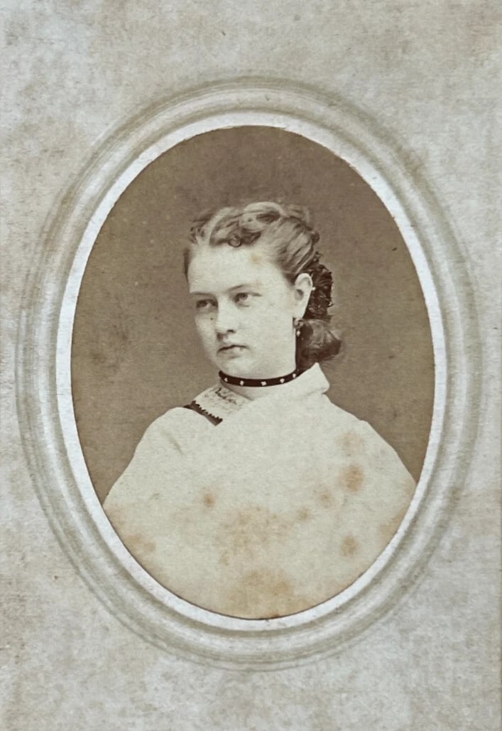 CDV Photo – Woman Portrait, Mieczkowski Photograph 19th century (1 of 9)