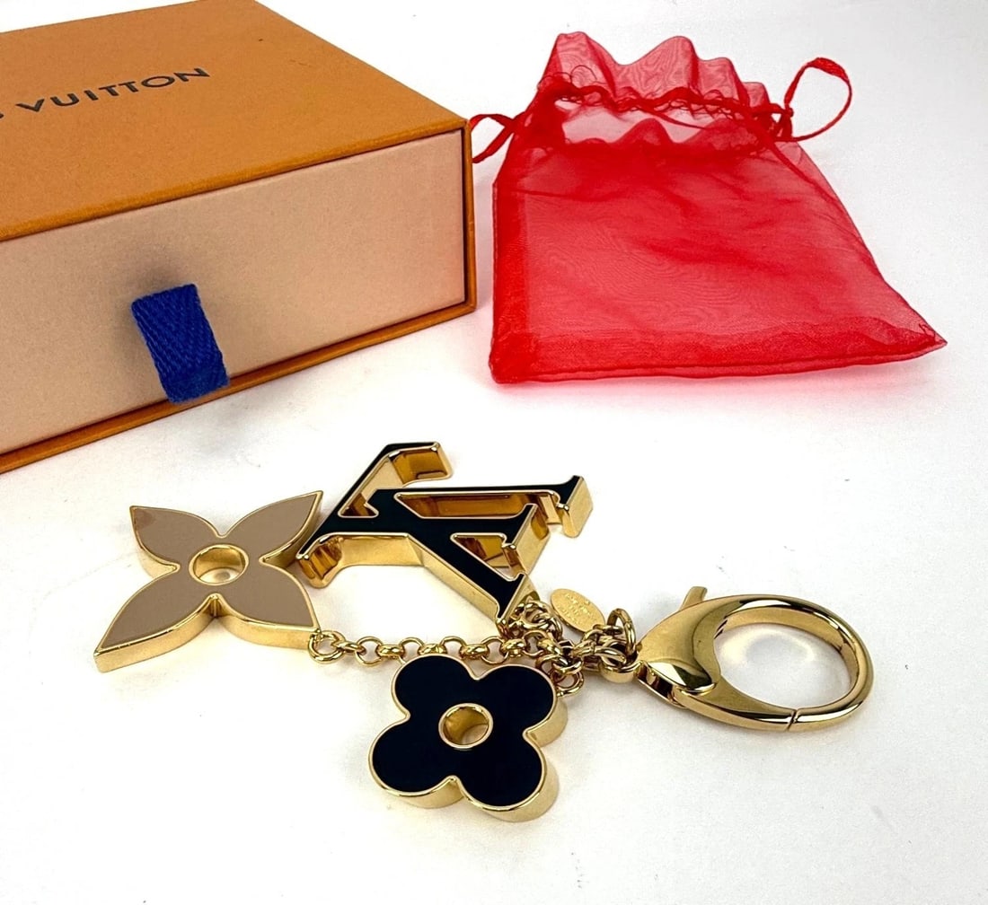 Louis Vuitton Fleur de Monogram Bag Charm Key Holder - 15