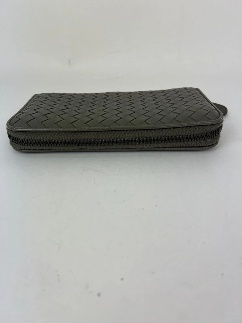 Bottega Veneta Gray Intrecciato Zip Around Leather Wallet Clutch - 11