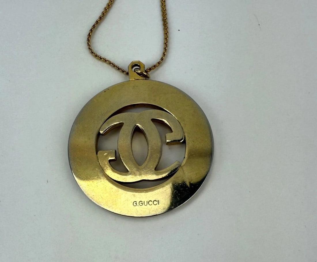 Gucci Interlocking G Pendant Gold Tone Vintage Necklace - 5