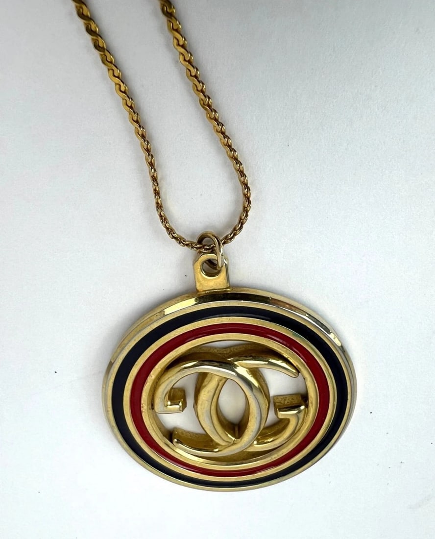 Gucci Interlocking G Pendant Gold Tone Vintage Necklace - 8