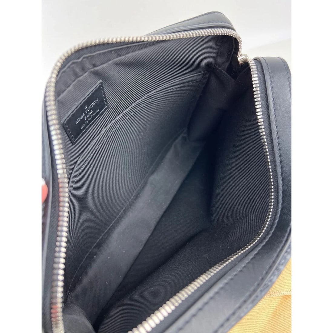 LOUIS VUITTON Trio Messenger Damier Graphite Men's Bag - 7