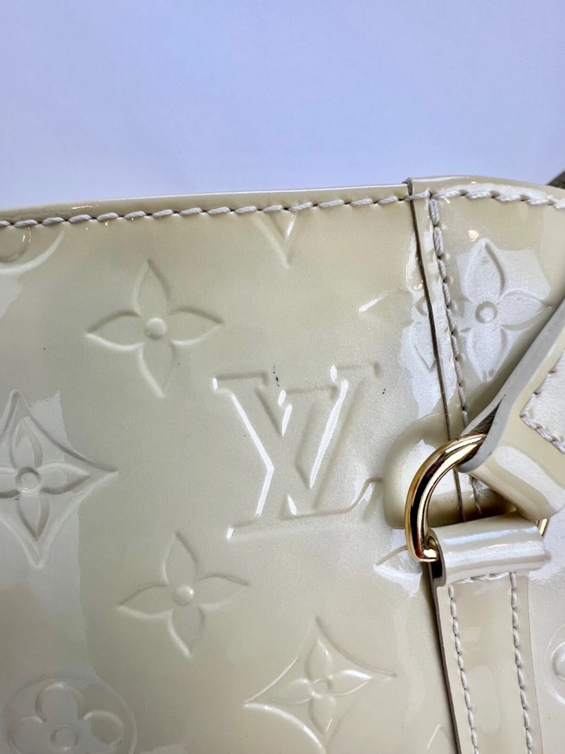LOUIS VUITTON Monogram White Vernis Avalon MM Tote Hand Shoulder Bag - 10