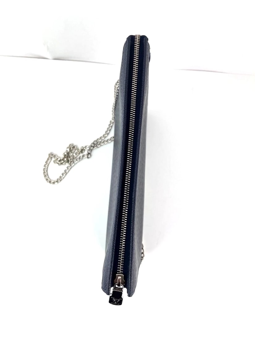 Louis Vuitton Pochette Voyage MM Taiga Dark Blue Leather Bag - 16