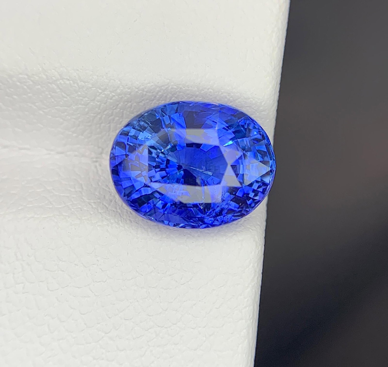 Natural Blue Sapphire: Faceted Oval Cut Gemstone For Jewelry 6.02 CTs - 2