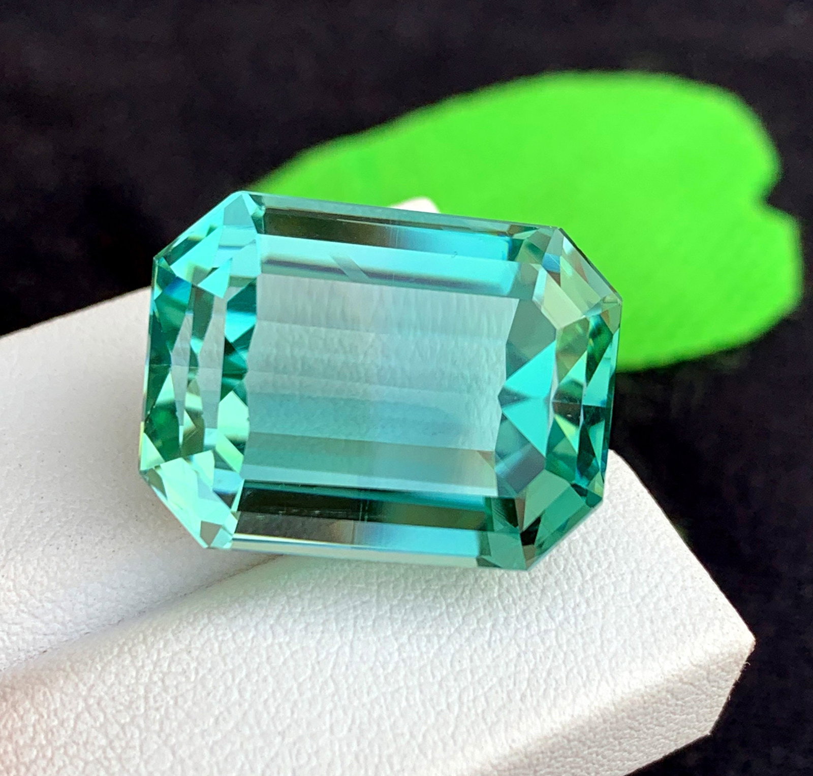 Green Kunzite Gemstone: 44.15 Carat Octagon Cut November Birthstone - 4