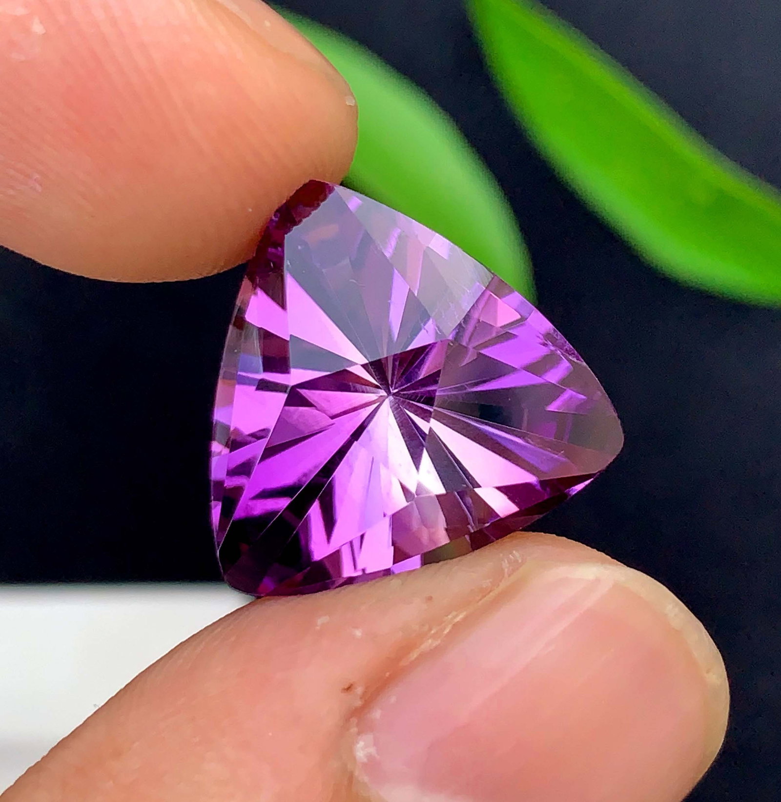 Natural Amethyst Gemstone: Blader Trillion Cut, February Birthstone (10.70 Carats): Title: Natural Amethyst Gemstone: Blader Trillion Cut, February Birthstone (10.70 Carats)Description: Materials: Gemstone: Amethyst Carat weight: 10.70 Natural