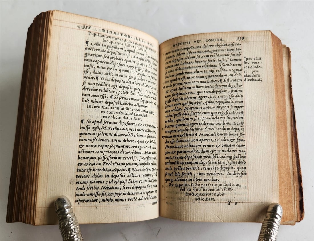 1581 LAW BOOK DIGESTORUM Corpus iuris civilis antique HERALDIC BINDING - 7