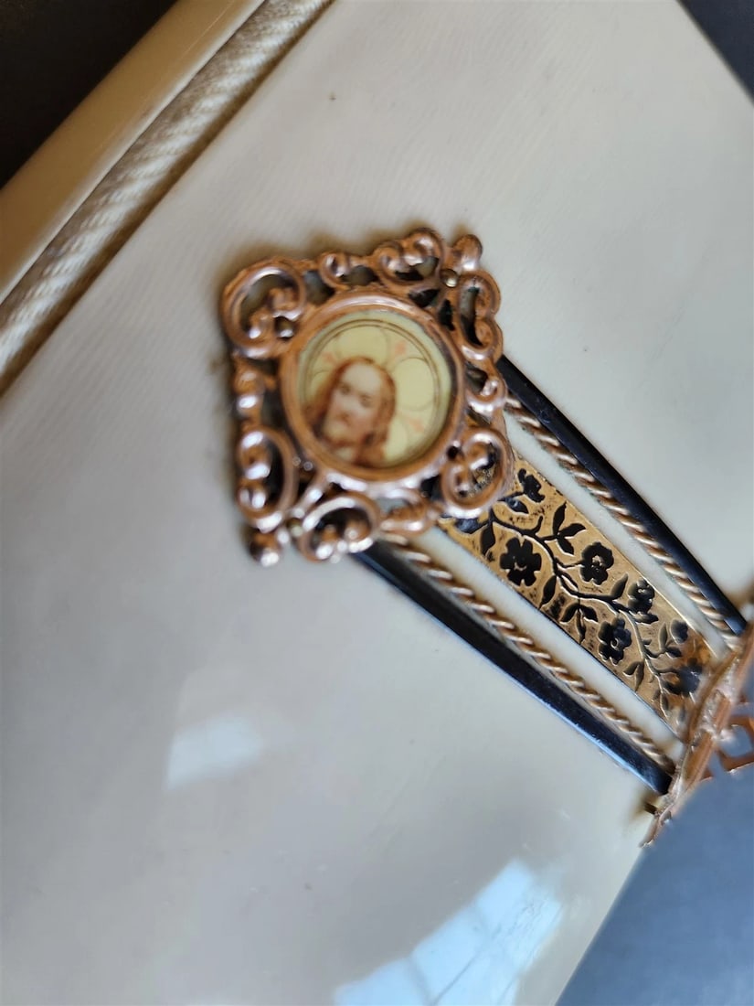 1899 PRAYER BOOK in GERMAN antique NICE BINDING w/ APPLIED CROSS DECORATION - 6