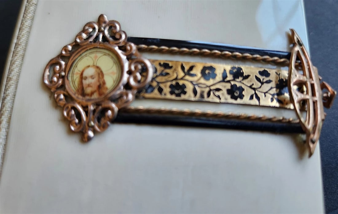 1899 PRAYER BOOK in GERMAN antique NICE BINDING w/ APPLIED CROSS DECORATION - 8