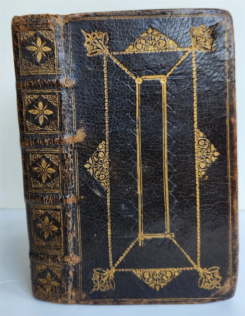 1705 PRACTICE of PIETY by Bayly Lewis antique in ENGLISH original binding - 2