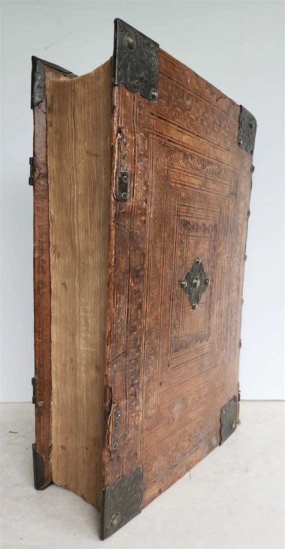 1715 BIBLE in ENGLISH antique ILLUSTRATED w/6 MAPS PIGSKIN FOLIO w/METAL CORNERS - 2