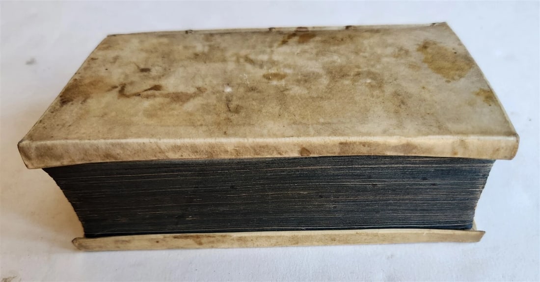 1672 ORIENTAL RELIGIONS TREATISE by JOHN SELDEN antique VELLUM BOUND - 3