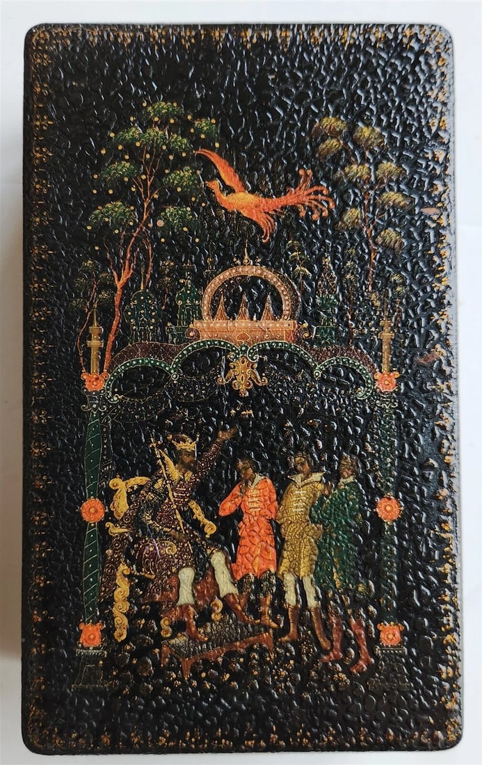 RUSSIAN PALEKH SCHOOL AMAZING QUALITY VINTAGE pre-WAR LACQUER BOX: Title: RUSSIAN PALEKH SCHOOL AMAZING QUALITY VINTAGE pre-WAR LACQUER BOX Description: Signature is not visible Subject is fairy tale after Alexander Pushkin. Condition as visible on the photos Size 4
