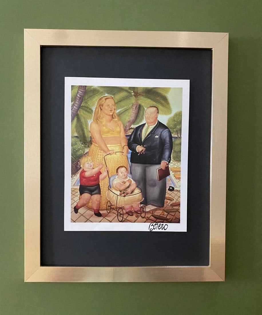 Fernando Botero | Awesome Signed Vintage Print from Colombia | New Golden Frame: Up for Sale this Stunning Offset Lithograph after FERNANDO BOTERO Facsimile Signed in ink Art Print is about 11.2 x 8.4in This art print is mounted on a 14 x 11 in. black acid free black board. New