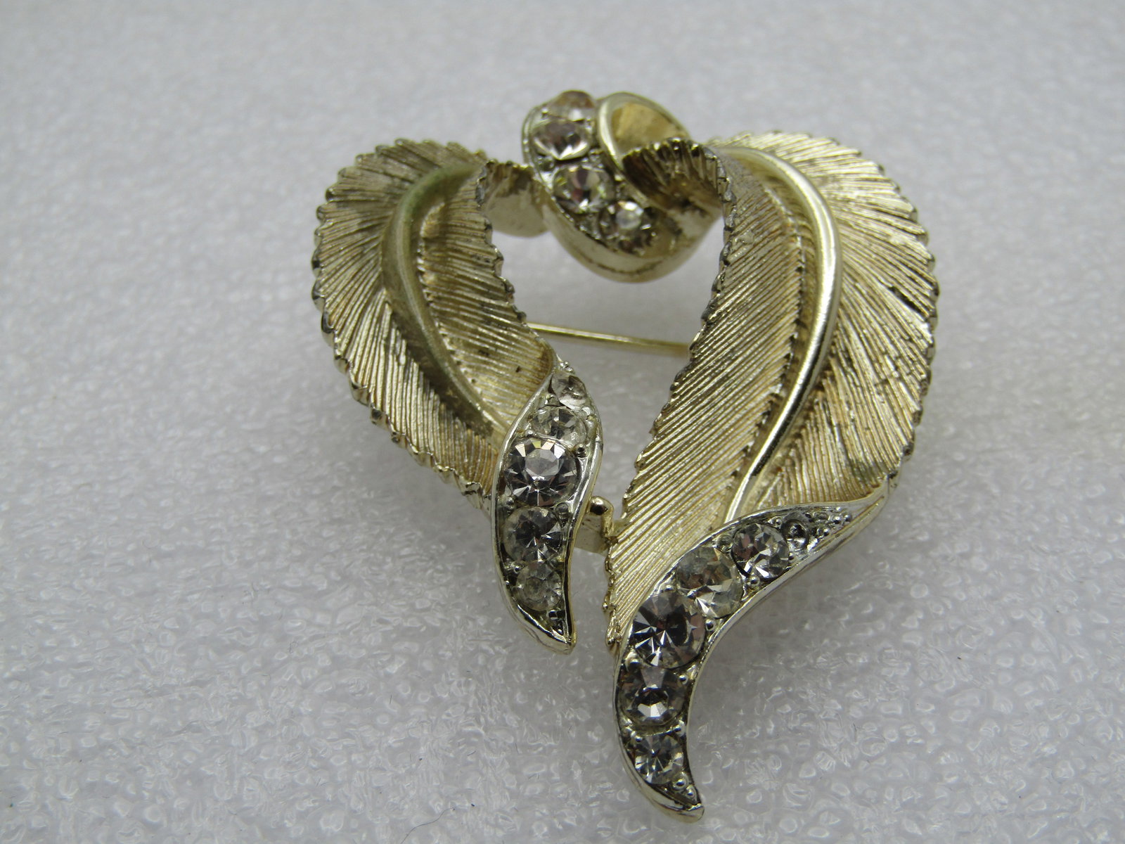 Vintage Gold Leaf Swag Brooch with Rhinestones, Signed Lisner, 1960's-1970's - 4