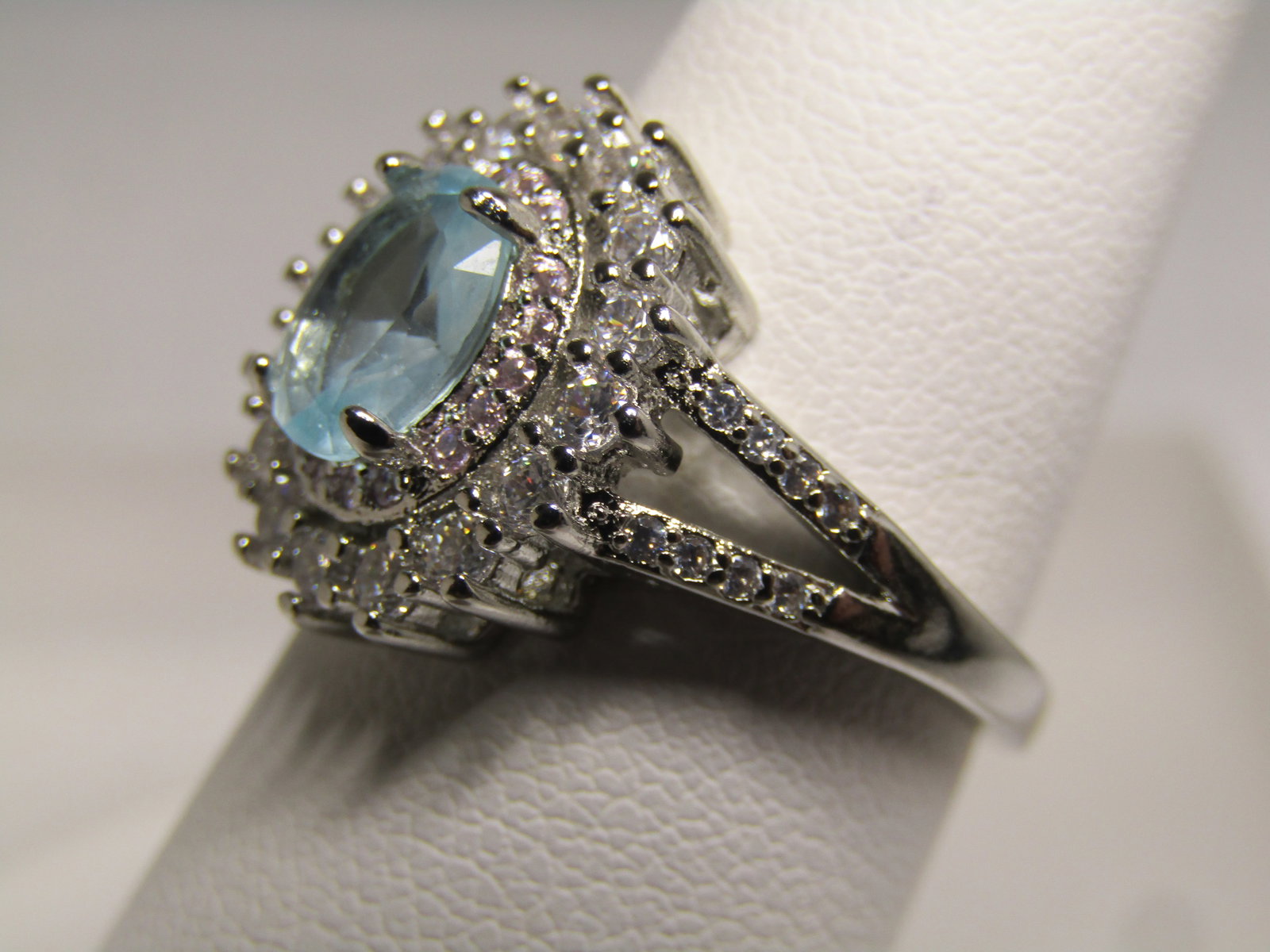 Costume Blue/Clear Glass Ring, Cocktail, Sz. 7. Silver Tone - 3