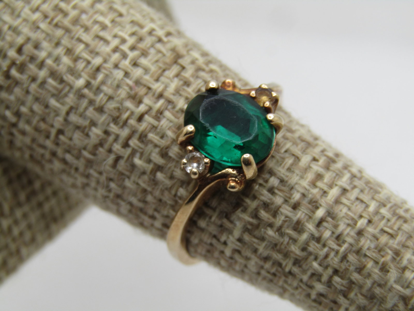 Vintage 10kt Simulated Emerald Ring, Sz. 7, White Topaz, 1950's-1960's, May Birthstone. - 2